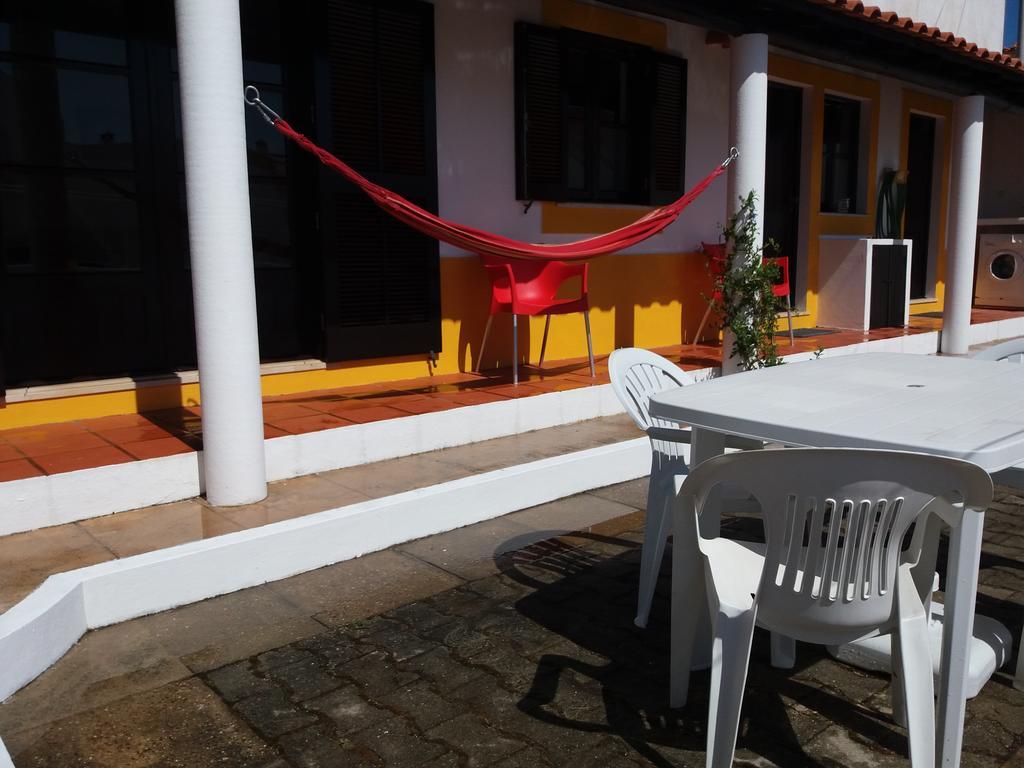 Alojamentos Vitinho 2 - Vila Nova Milfontes Вила-Нова-де-Мильфонт Экстерьер фото
