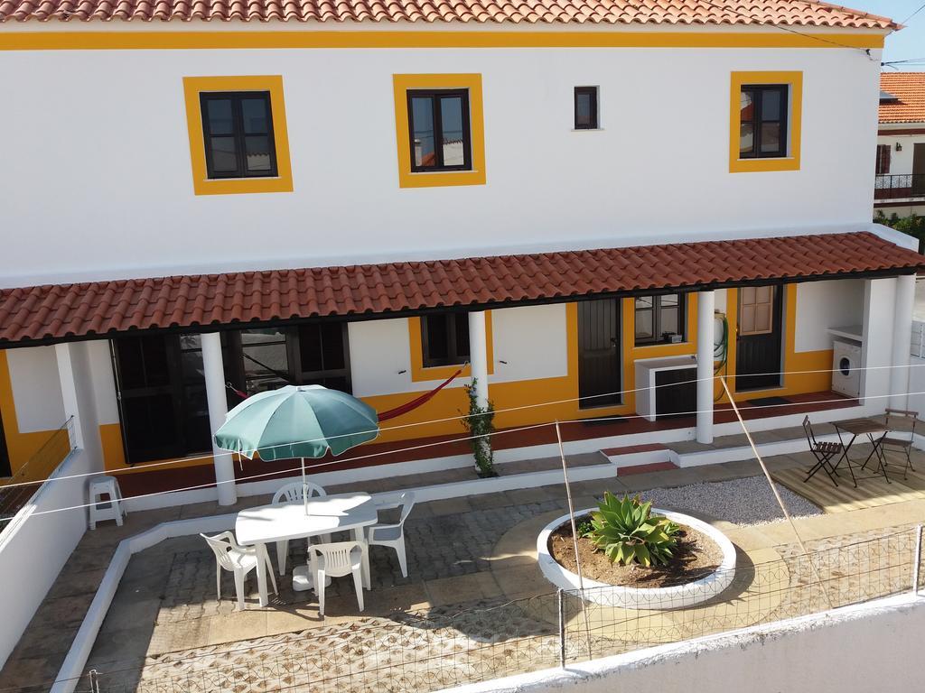 Alojamentos Vitinho 2 - Vila Nova Milfontes Вила-Нова-де-Мильфонт Экстерьер фото